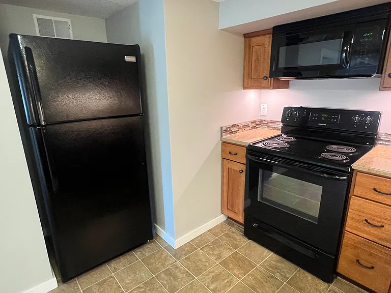 136 14th St NE — Photo 28