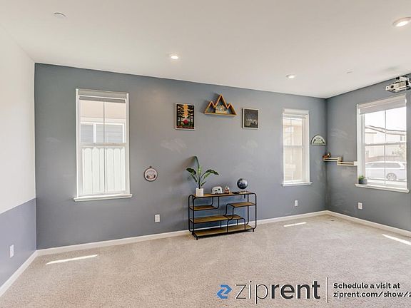 3rd image of 1509 Blue Moon Ln