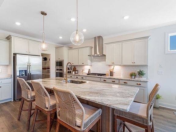 7th image of this home