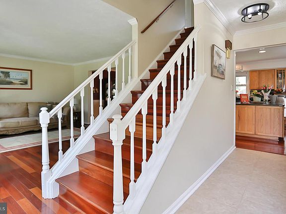 2nd image of 15827 Vista Dr