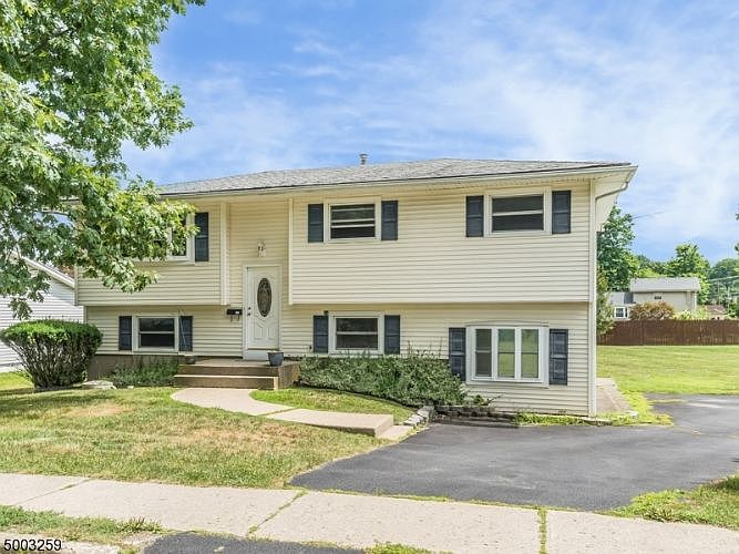 1st image of 117 Merriam Ave