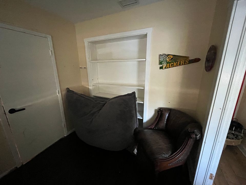 1st image of 210 S Glenwood Ave