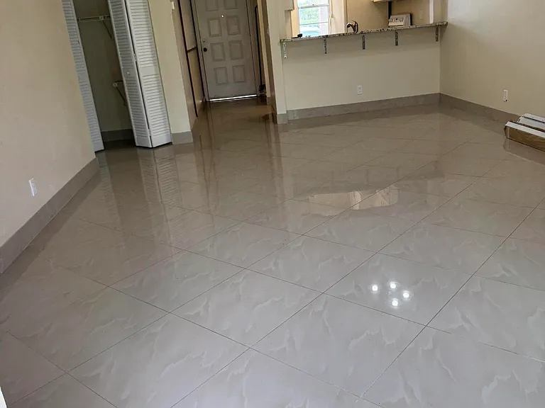9921 Three Lakes Cir #9921 — Photo 30