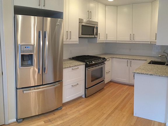 2nd image of 2402 Garnett Dr