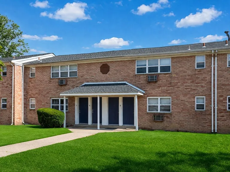 Welcome to Willow Pointe Apartments, where comfort meets charm. Enjoy spacious living with well-maintained grounds and a friendly community. Your perfect home awaitsschedule a tour today to see it for yourself!