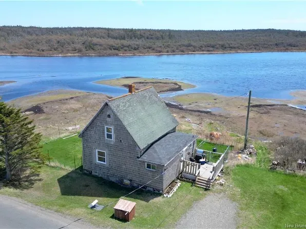 202 White Head Rd, Grand Manan, NB E5G 1K6