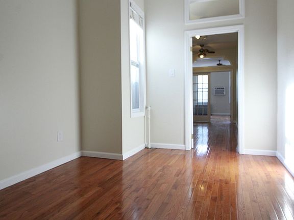 5th image of 352 Leonard St #3R