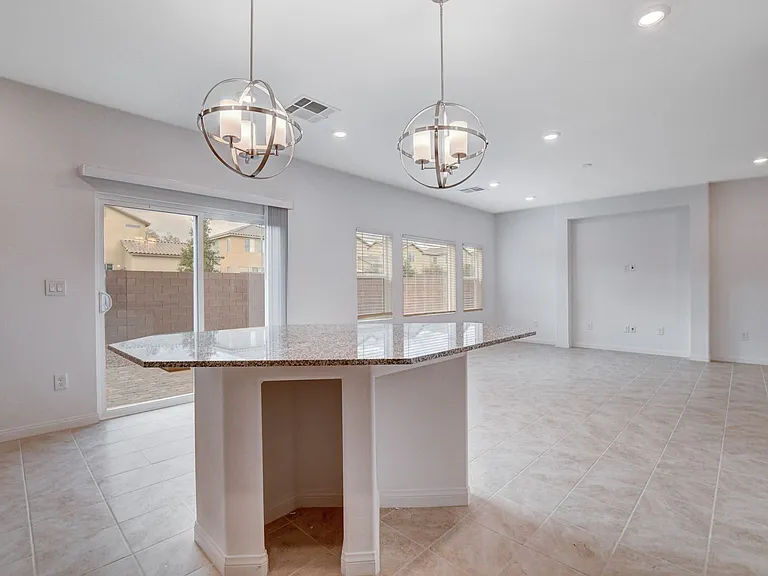 7821 Tomsburgh Ln — Photo 9