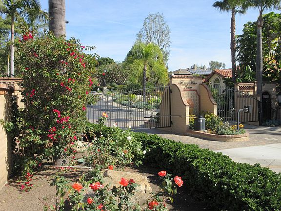 Pretty Gated Entry