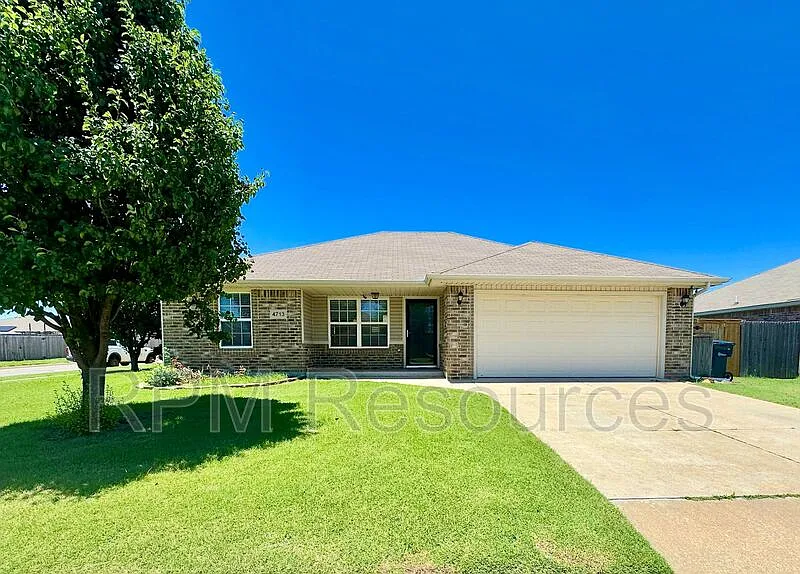 3 bed, 2.0 bath, 1178 sqft, $1,395 — Photo 1
