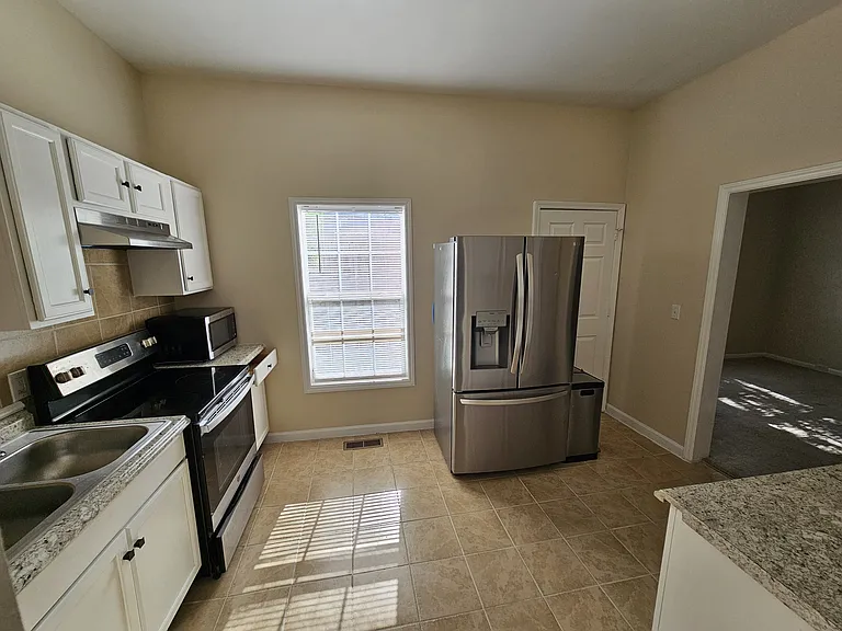 105 Idol St — Photo 7