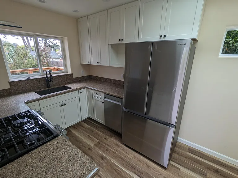 1090 Wanda Ave #B — Photo 8
