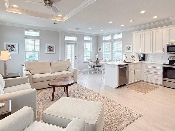 4th image of 389 Sand Dune Way