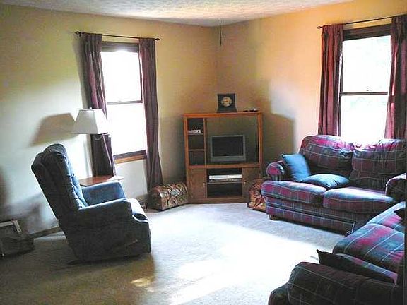 5th image of 54 Valley Dr