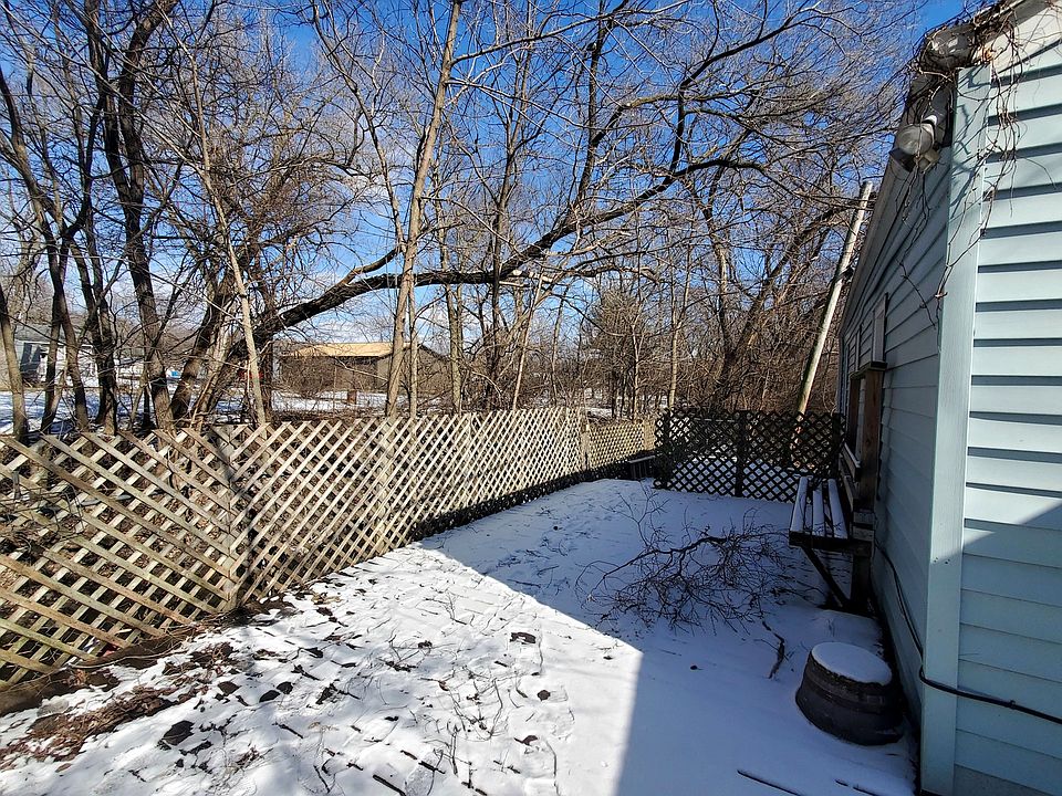 316 1/2 Prairie St, Ottawa, IL 61350 Zillow