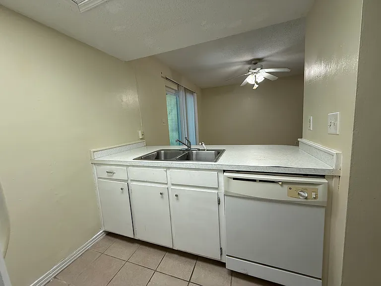 6316 Harvard Ct — Photo 8