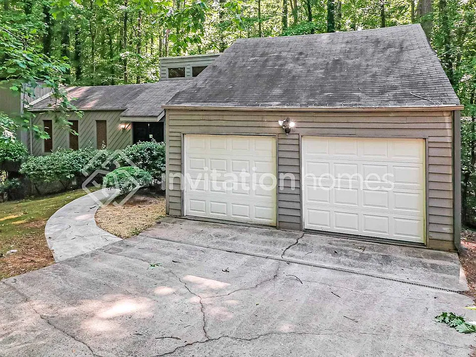 3895 Rock Mill Pkwy