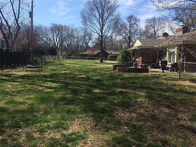 2nd image of 8927 Mohawk Ln