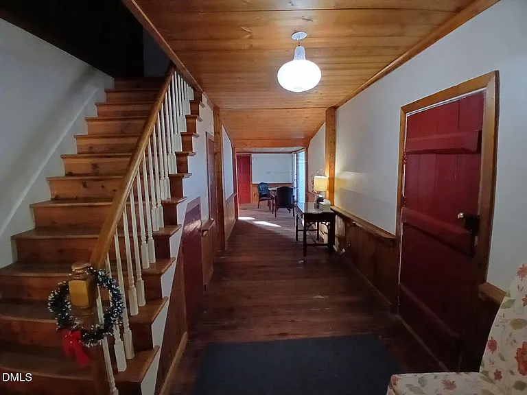 1920 Kelly Rd — Photo 11