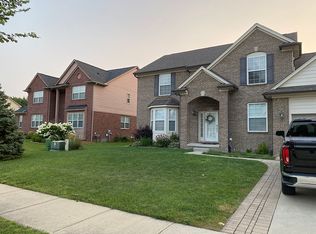 3773 Timbercrest Dr, Troy, MI 48083