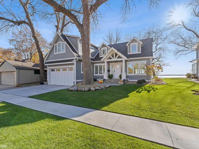 537 N Shore Dr, Clear Lake, IA, 50428