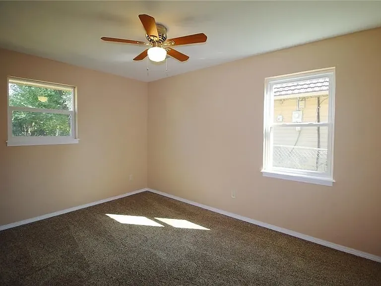 213 Cherokee Ln — Photo 19