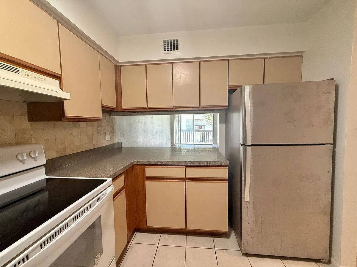 4209 S. Semoran Blvd #8 — Photo 4