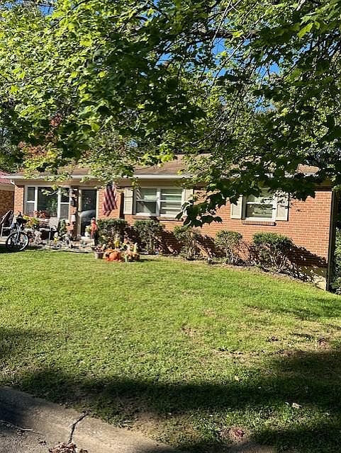 1st image of 702 Hughes St