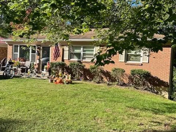 702 Hughes St, Danville, VA 24541