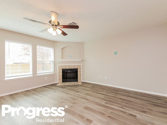 4th image of 138 Hampshire Ln
