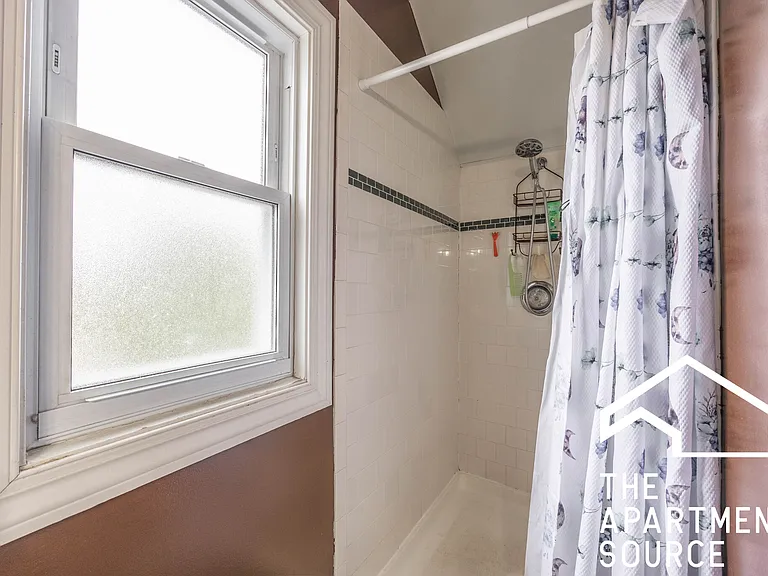 1738 W Altgeld St #2R — Photo 14