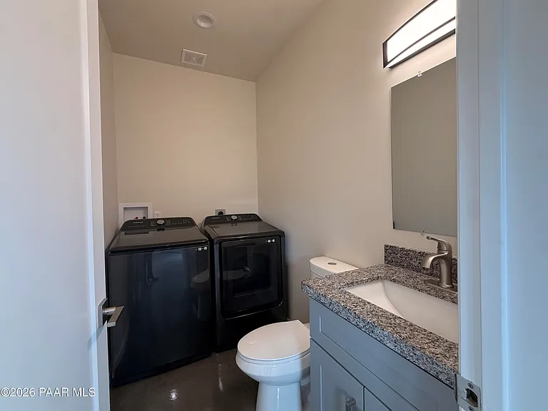 720 N Walnut St #1 — Photo 5