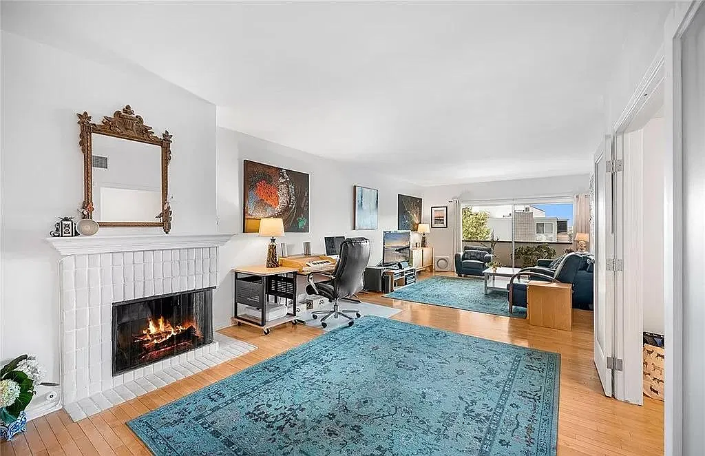 1 bed, 1.5 bath, 1030 sqft, $4,700 — Photo 3