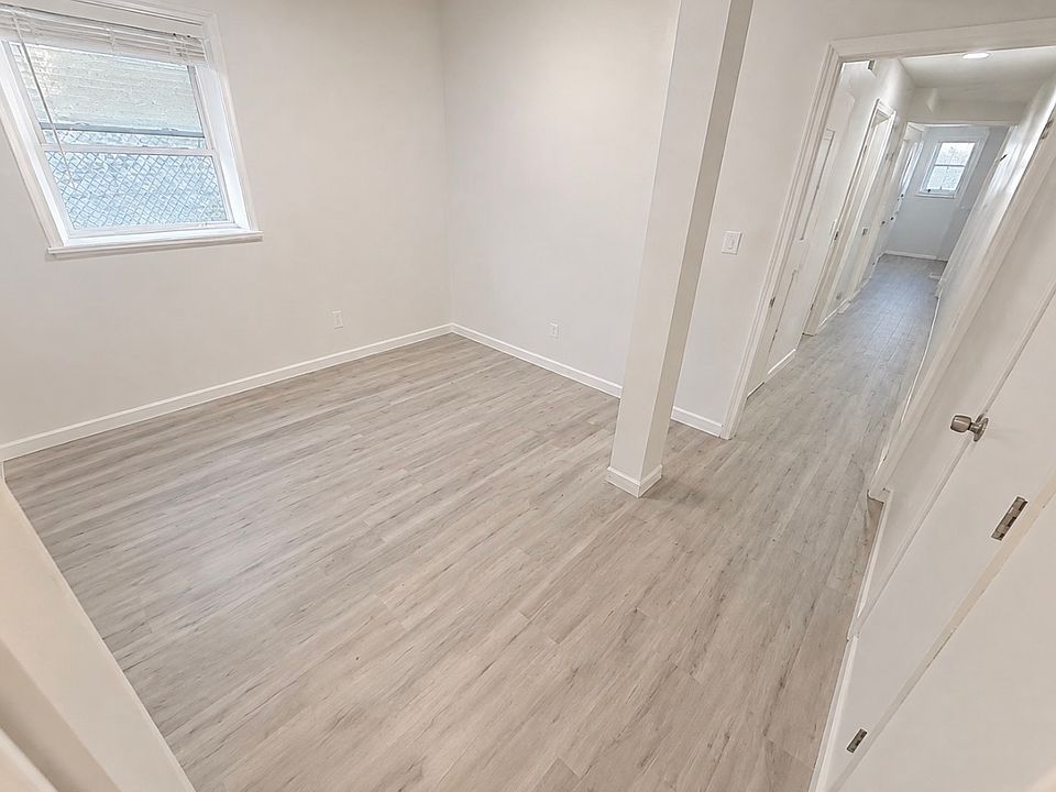 2nd image of 4849 N Christiana Ave #G