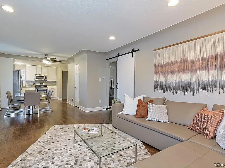 4 bed, 2052 sqft, $3,300 — Photo 3