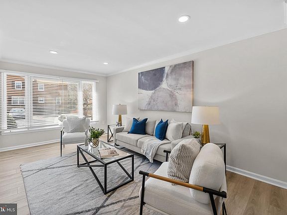 4th image of 2699 Centennial Ct