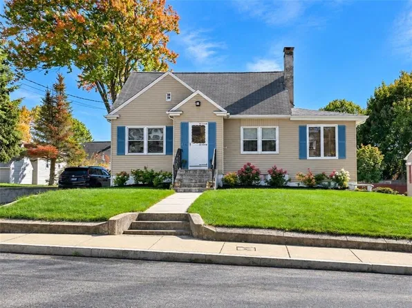 64 Blackstone St, Cumberland, RI 02864