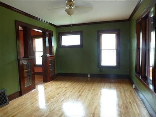 5th image of 527 N East Ave