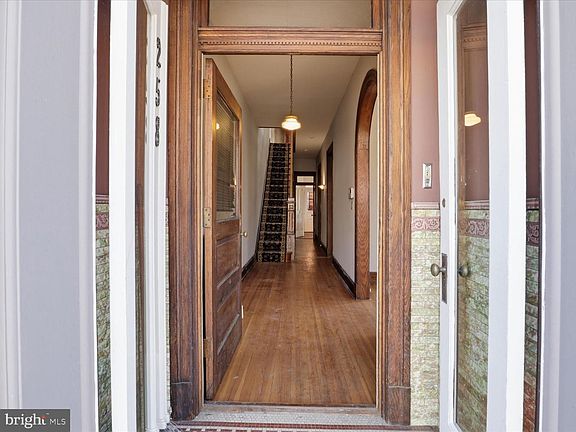 5th image of 258 8th St SE