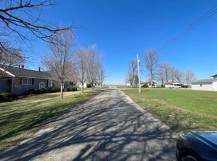 200 N Page St, New Holland, IL