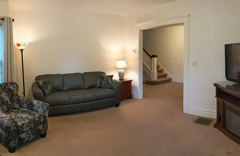 41 Clayton Ave — Photo 3