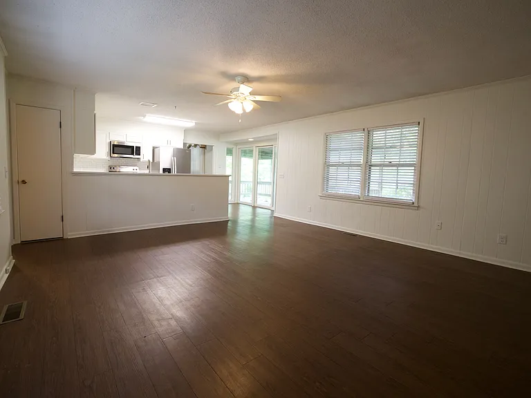1030 Cumberland Dr — Photo 5