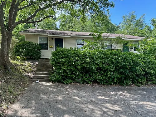 2022 Virginia Dr Photo 1