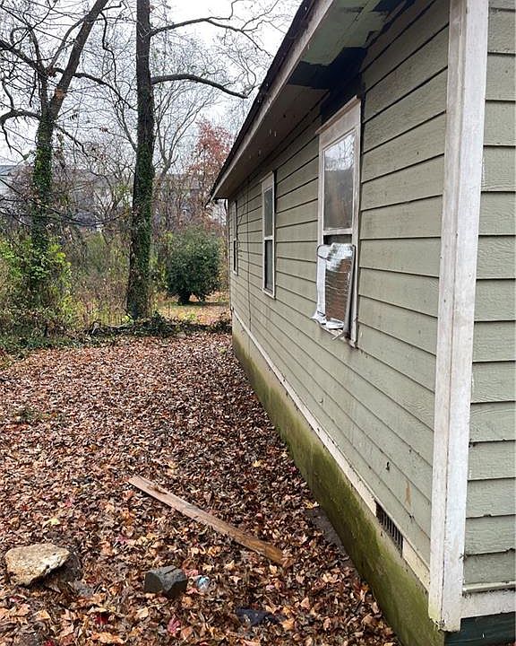 2nd image of 1448 Macklone St NE