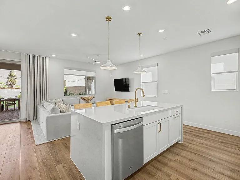 1575 Crested Eagle St — Photo 15