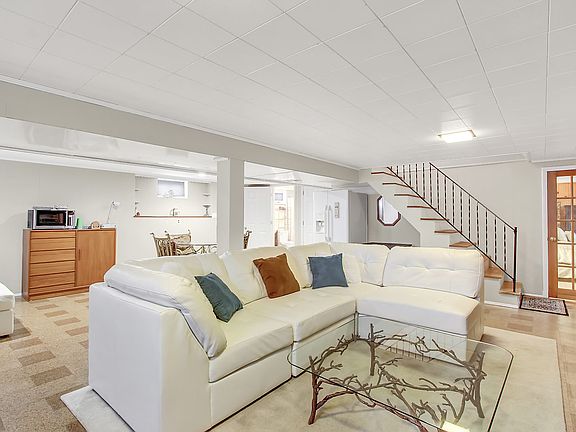 Enormous recreation room