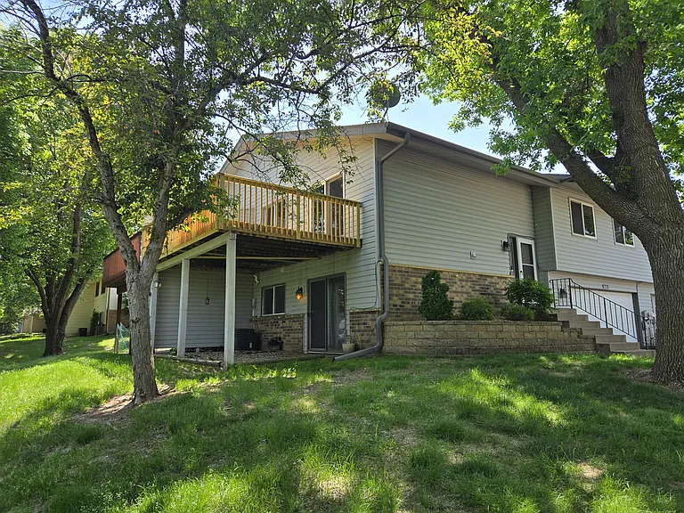 3553 Avon Dr — Photo 2