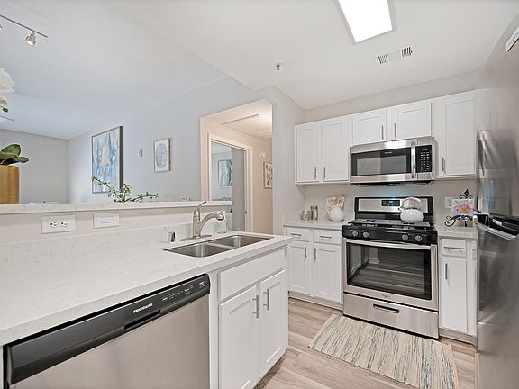 2nd image of 1350 Oak View Cir #165