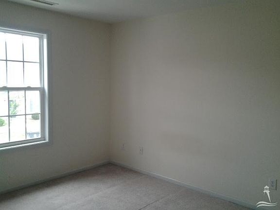 5th image of 117 Lincoln Place Cir #17