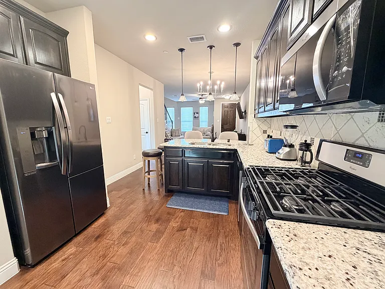 305 Tottenham Ct — Photo 11